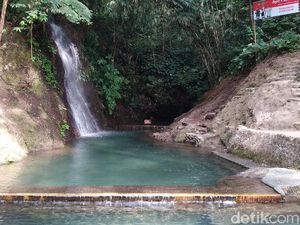Maulid Nabi, Nama Muhammad Gratis Masuk Curug Cipeuteuy Majalengka