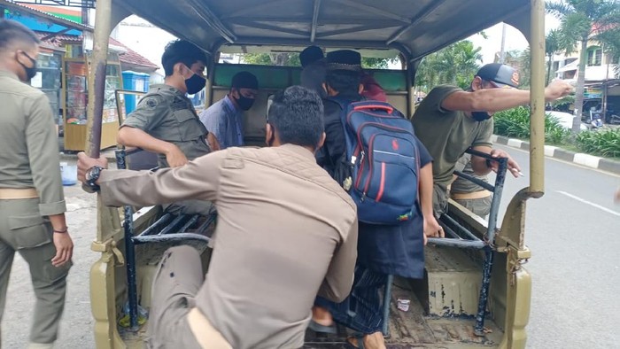 26 Anak punk dan 18 gepeng di Banda Aceh terjaring razia.