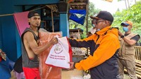 Kepala Bidang Kedaruratan Logistik, BPBD Kabupaten Sukabumi, Maman Suherman mengatakn pihaknya juga fokus untuk menyalurkan bantuan untuk warga.