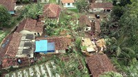 Begini foto aerial rumah warga yang rusak diterjang puting beliung.