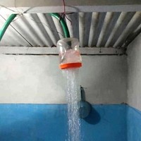 Kalau sebelumnya pakai botol, nah yang satu ini pakai toples plastik. Sungguh kreatif dan unik banget nih idenya, bisa dicoba. Foto: Instagram/@infotekniksipil