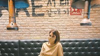 Perempuan cantik asal Thailand tersebut didampingi oleh Gus Miftah saat menyebut kalimah syahadat. Selain itu, DJ Katty Butterfly juga ditemani dengan kekasihnya, Aiman Rizky. Foto: Instagram @djkattybutterlfy