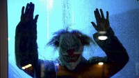 Pengunjung akan tetap berada di mobil. Hantu-hantu menyeramkan itu tidak akan menyentuh atau berinteraksi fisik dengan pengunjung. (Wash Doctor Car Wash/Facebook)
