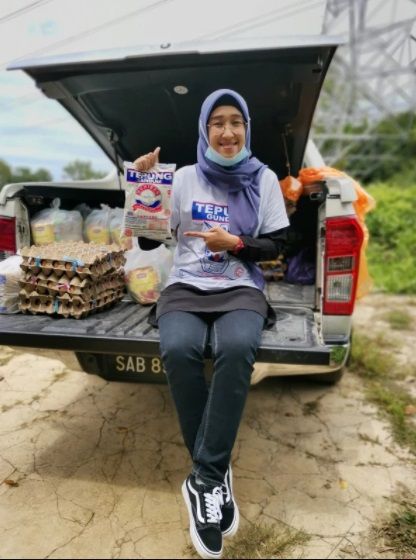 Guru di Malaysia Berikan Sembako Gratis untuk Murid Tak Mampu