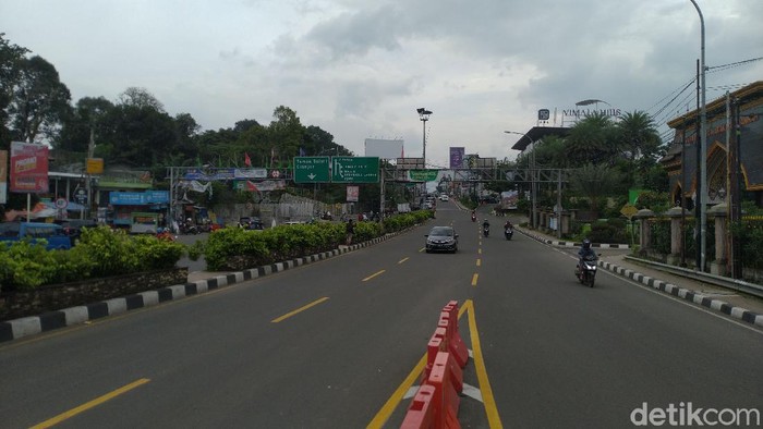 Jalur Puncak Bogor pukul 08.30 WIB.