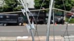 Jelang Demo Macron, Kedubes Prancis Dipagari Kawat Berduri