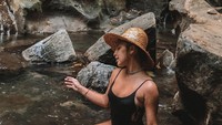Dara 19 tahun itu juga sering berpakaian seksi. Jennifer Coppen kerap memamerkan foto seksinnya di media sosial. Foto: dok instagram