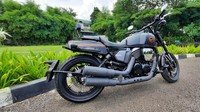 Bicara desain, anda yang memimpikan Harley-Davidson tentu tau dengan model Fatboy. Ya, Keeway V250 FI mendapatkan warisan model tersebut. Mulai dari spakbor belakang, lampu depan dan lampu belakang. Foto: Rizki Pratama