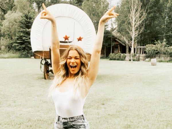 Foto: Penampilan Cantik LeAnn Rimes yang Selama Ini Rahasiakan Kondisi Kulit