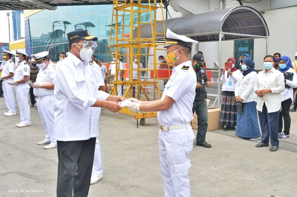 Menhub Budi Karya Tinjau Protokol Kesehatan di Pelabuhan Tanjung Priok