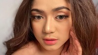 Vieranni sempat heboh karena foto-foto seksi berbikini beberapa waktu lalu. (Foto: dok. Instagram @vierannii) 