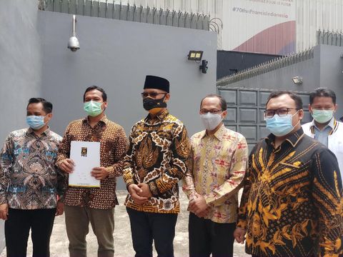 PKS mengirimkan surat terbuka untuk Presiden Prancis Emmanuel Macron soal pernyataannya yang menghina Islam.