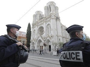 Polisi Tangkap 2 Orang Lagi Terkait Penusukan di Nice Prancis