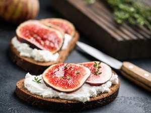 Bukan Alpukat, Kini Roti Panggang Buah Tin yang Hits di Instagram
