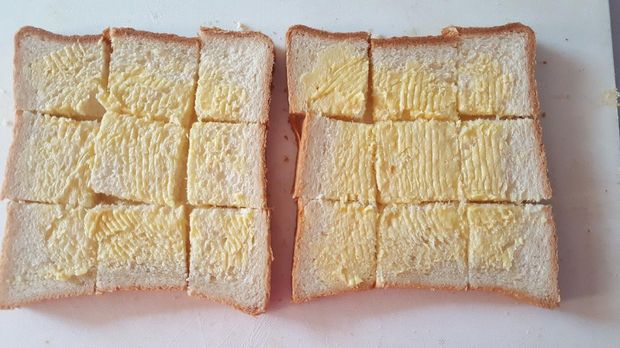 Roti Panggang Keju dan Bawang