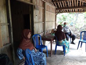 Cerita di Balik Viral Pemotor Bawa Jenazah Ibu di Atas Bronjong