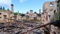 Bangunan itu sendiri dibangun pada tahun 1848. Dahulu, memang digunakan untuk menampung dan menyembuhkan orang dengan gangguan jiwa. Tak kurang 1.500 orang pasien dan 1.000 orang staf bisa ditampung di sini. (dok. @azzlennox WS)