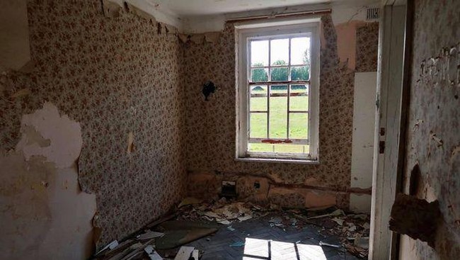 7 Rumah Angker yang Jadi Urban Legend Warga +62