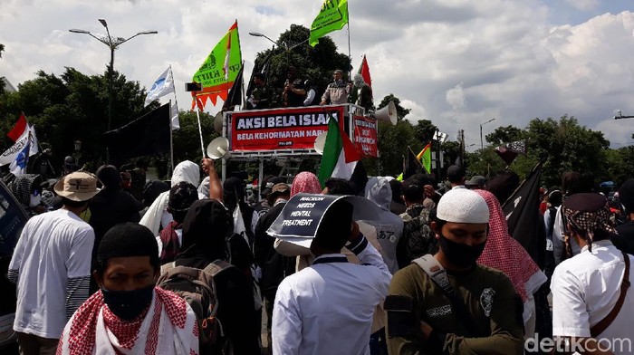 Seperti Ini Massa Demo Kecam Presiden Prancis di Yogya Massa yang tergabung dalam Forum Ukhuwah Islamiyah (FUI) Daerah Istimewa Yogyakarta (DIY) melakukan aksi mengecam Presiden Prancis, Emmanuel Macron.