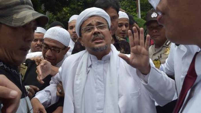 Top 5 Foto Pekan Ini: Heboh Kepulangan Rizieq-Muslim Dunia Kecam Perancis Berikut foto peristiwa yang manarik pekan ini mulai dari isu kepulangan riziek hingga kecaman muslim dunia atas sikap Prancis.