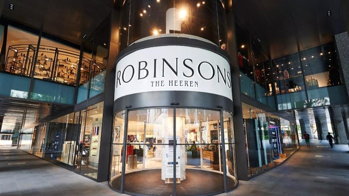 Setelah berdiri kurang lebih 160 tahun di Singapura, department store Robinsons akhirnya tutup toko.