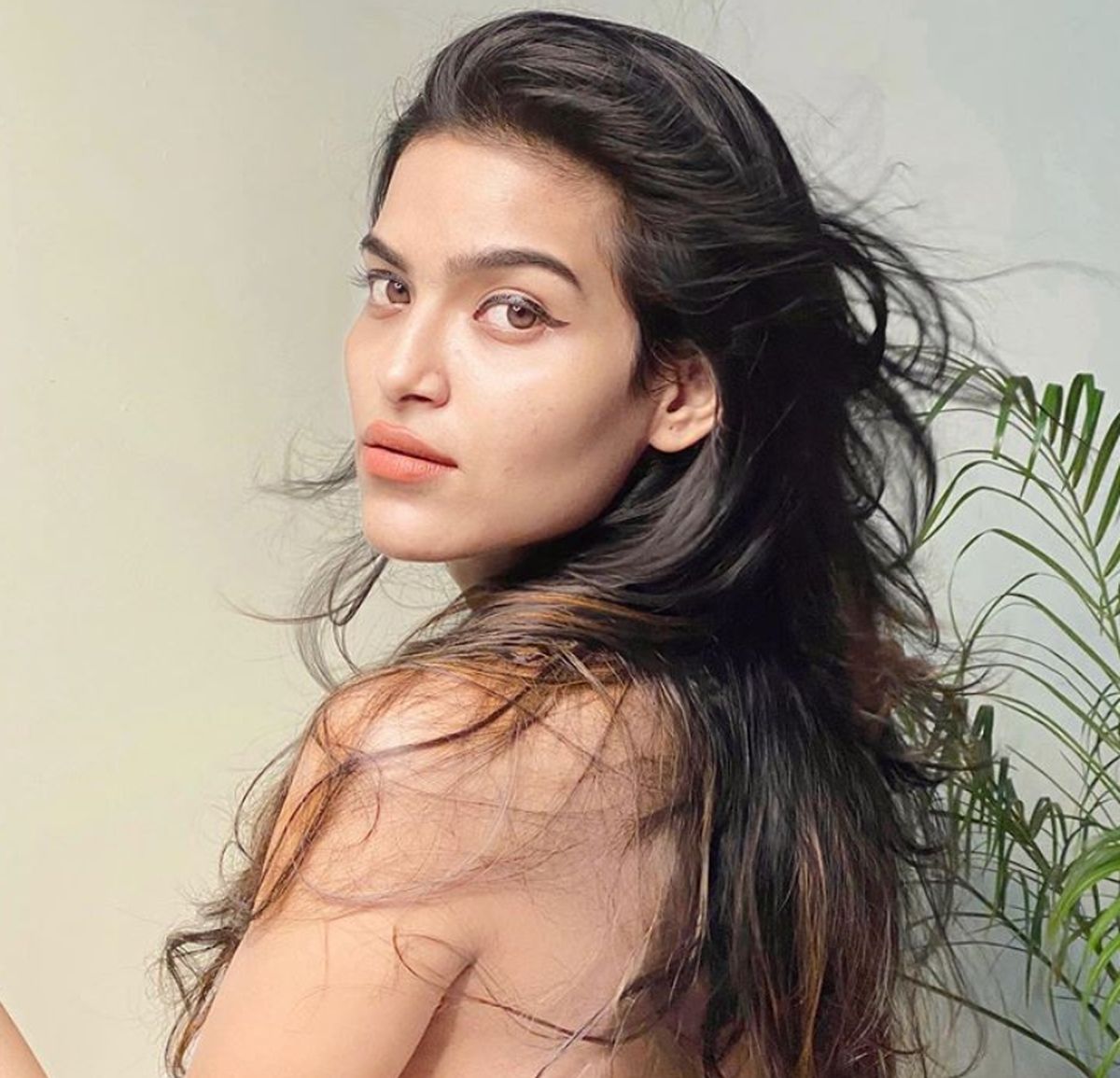 Jamoat joylarida panties yoq ni onlayn tomosha qiling