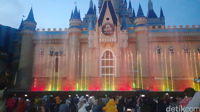 Wahana di Atlantis Land surabaya