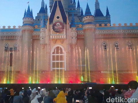 Wahana di Atlantis Land surabaya