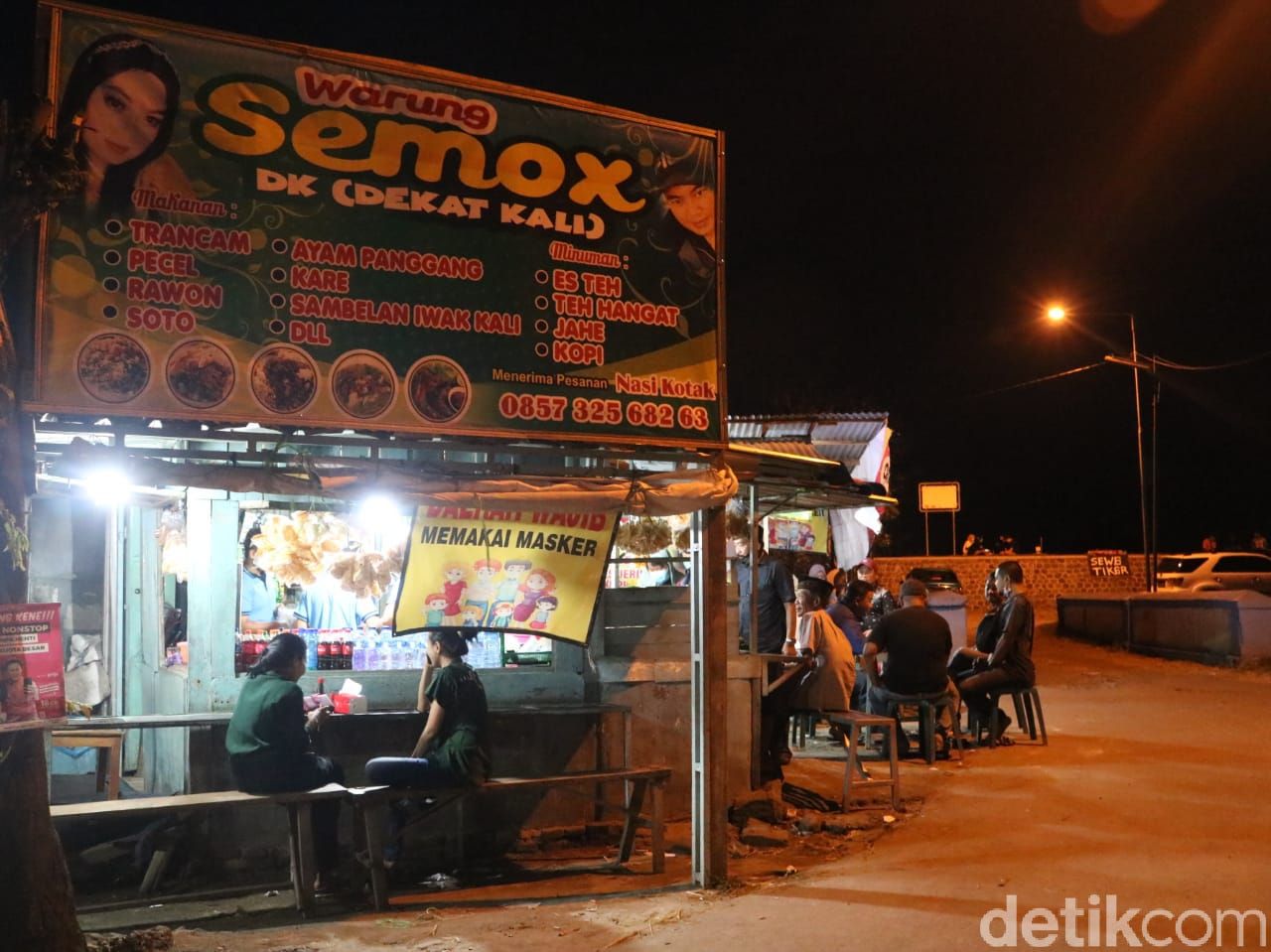 Di Warung Semox Bisa Nikmati Trancam di Pinggir Tanggul Sungai Brantas