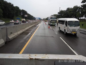 Tol Japek Km 47-61 Arah Cikampek Contraflow