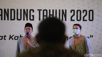 Dari situs resmi Komisi Pemilihan Umum (KPU), Sabtu (12/12/2020), ia memperoleh suara 55,3 persen. Suara itu didapat dari keunggulannya di hampir semua wilayah Kabupaten Bandung, seperti Ciwidey, Soreang, Baleendah, Ciparay, Cicalengka, Nagreg, dan Cileunyi. Muhammad Iqbal/detikcom.
