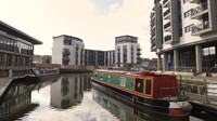 Terlepas dari sosok James Bond yang dipopulerkan olehnya, aktor kawakan Inggris ini diketahui lahir di Fountainbridge, sebuah daerah di Ibu Kota Edinburgh, Skotlandia (Fountainbridge Tourism)