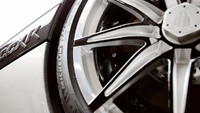 Sebagai mobil hypercar, dapur pacu Koenigsegg CCXR Trevita juga istimewa, dibekali mesin V8 4,8 liter dan dilengkapi dual-supercharger. Mobil ini mampu menyemburkan daya sebesar 1.004 Tk di 7.000 rpm dan torsi yang mencapai 1.080 Nm di 5.600 rpm. Di atas kertas, Koenigsegg CCXR Trevita mampu berlari dari titik 0 hingga 100 km/jam dalam waktu 2,9 detik. Foto: Koenigsegg