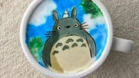Karakter kartun Totoro yang gembul ini juga dikreasikan oleh Lee Kang Bin. Tampak lucu dan menggemaskan ya! Foto: Instagram @leekangbin91