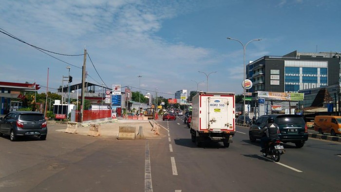 Lokasi mobil Fortuner Vs Vitara tabrak-tabrakan di Jl Raya Alternatif Cibubur-Cileungsi, Pondok Gede, Bekasi.