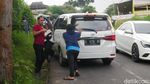 Banyak Kendaraan Nggak Kuat Nanjak saat Lintasi Punclut Arah Lembang