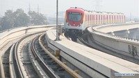 Layanan kereta metro pertama Pakistan di Jalur Oranye, mulai beroperasi secara komersial di kota Lahore, ibu kota provinsi Punjab, Pakistan. Foto: Dok. Xinhua/Liu Tian