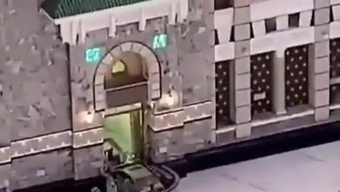 Mobil masuk masjidil haram