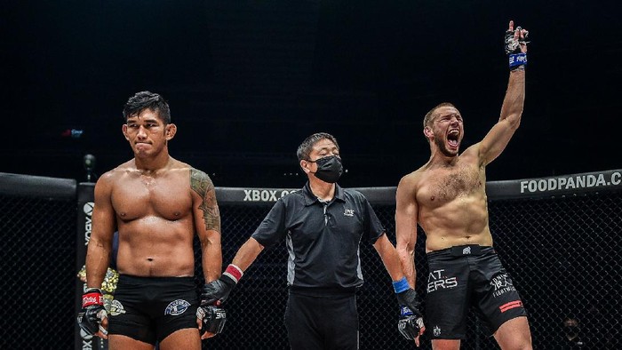 Petarung asal Belanda, Reinier De Ridder, berhasil merebut gelar juara dunia ONE Middleweight. Ini setelah De Ridder menang cepat atas Aung La N Sang.