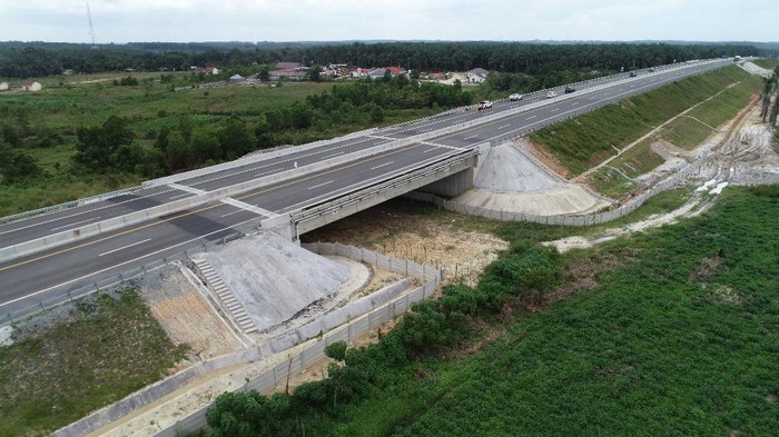 Aduh! Sopir Truk Ngaku Dipalak di Rest Area Tol Trans Sumatera