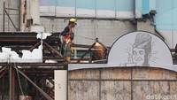 Sementara Menteri Badan Usaha Milik Negara (BUMN) Erick Thohir memiliki rencana besar untuk merubah wajah baru gedung Sarinah. Dia ingin gedung tersebut dijadikan Indonesia friendly, yakni markas usaha mikro kecil dan menengah (UMKM).