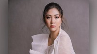 Sejumlah orang mungkin memilih jurusan umum seperti ilmu hukum atau kedokteran. Namun idola cilik dari Petualangan Sherina ini memilih jurusan kuliah unik nan sulit. Sherina mengambil jurusan Neuroscience di University of Sydney Australia. Lulus dengan gelar B. Sc., Sherina mempelajari bagaimana cara otak manusia bekerja. Foto: Instagram @sherinasinna
