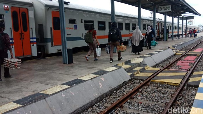 stasiun blitar