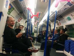 Wkwk! 10 Kejadian Kocak di Kereta