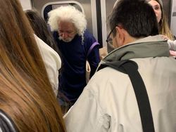 Wkwk! 10 Kejadian Kocak di Kereta