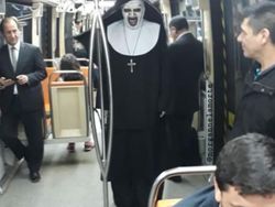 Wkwk! 10 Kejadian Kocak di Kereta