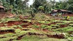 Tanah Bergerak dan Ambles Sedalam 3 Meter di Kebumen