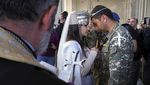 Tentara Langsungkan Pernikahan di Tengah Perang Armenia-Azerbaijan
