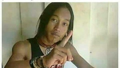 8 Status Facebook Orang Indonesia yang Sombongnya Malah Bikin Ketawa Geli