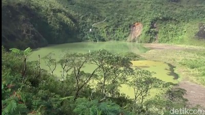 Mengunjungi Kawah Gunung Galunggung yang Sejuk saat Pandemi